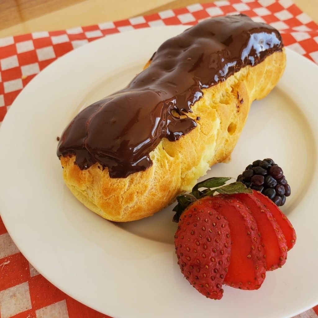 Éclair au chocolat